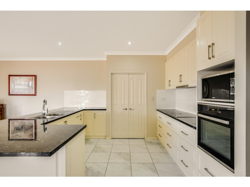 140 Henningsen Road, Oakey QLD 4401