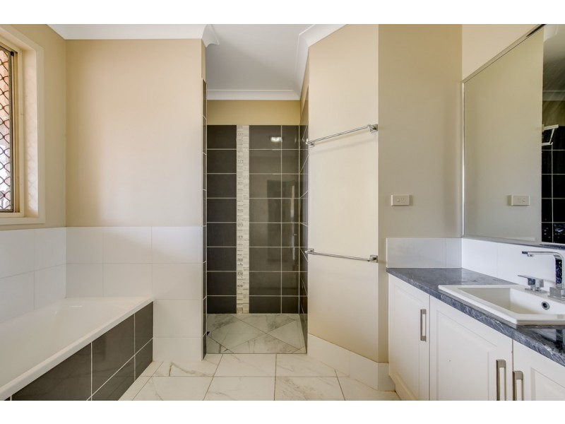140 Henningsen Road, Oakey QLD 4401