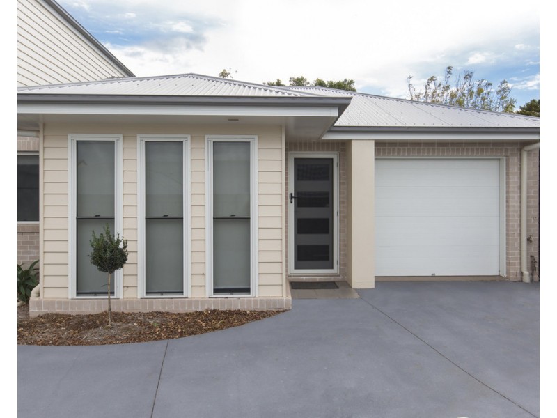 1/97A Stuart Street, Mount Lofty QLD 4350