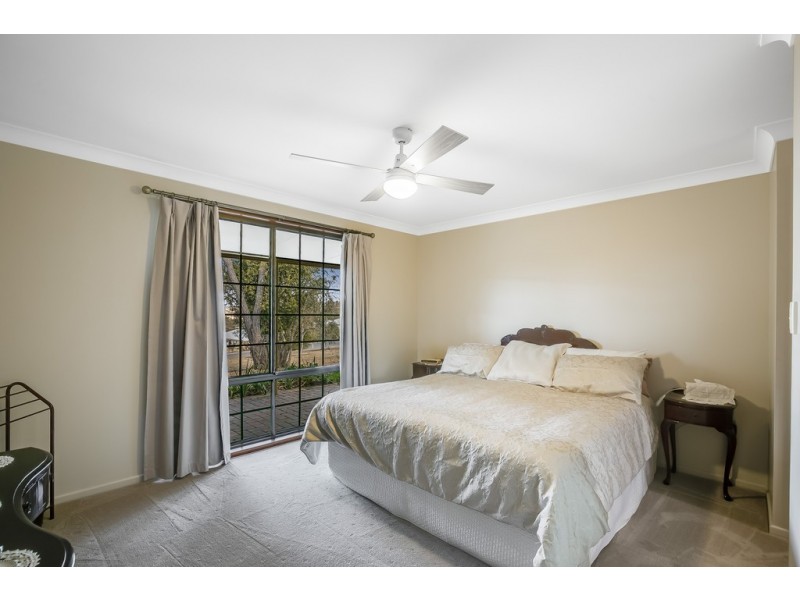 71 Valley View Drive, Meringandan West QLD 4352