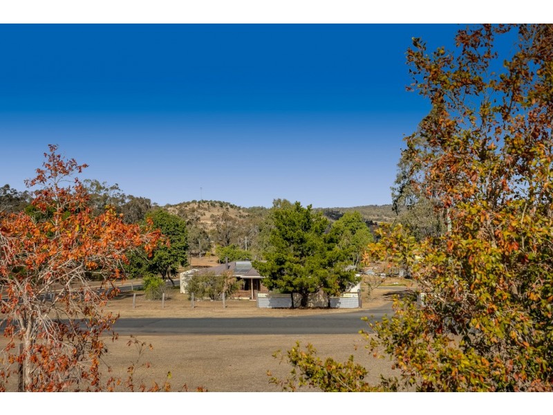 71 Valley View Drive, Meringandan West QLD 4352