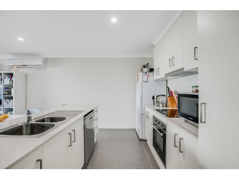 1 and 2 / 4 Rosenstengel Street, Darling Heights QLD 4350