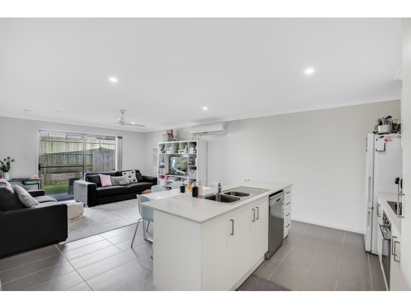1 and 2 / 4 Rosenstengel Street, Darling Heights QLD 4350