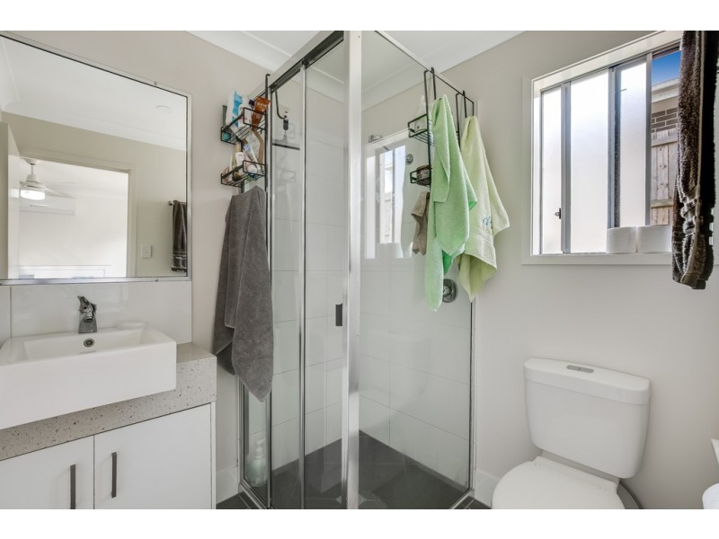 1 and 2 / 4 Rosenstengel Street, Darling Heights QLD 4350