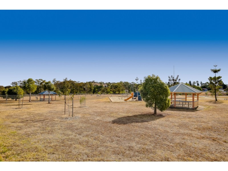 1 and 2 / 4 Rosenstengel Street, Darling Heights QLD 4350