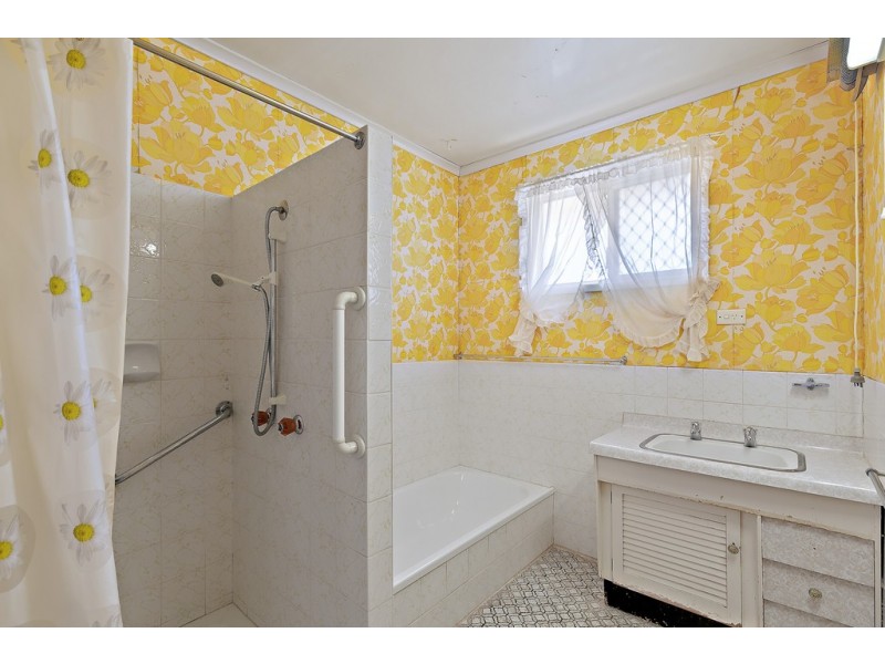 15 Zimmerle Street, Harristown QLD 4350