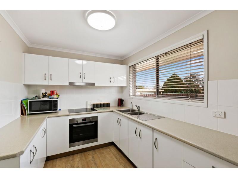 9 Chelsea Court, Centenary Heights QLD 4350