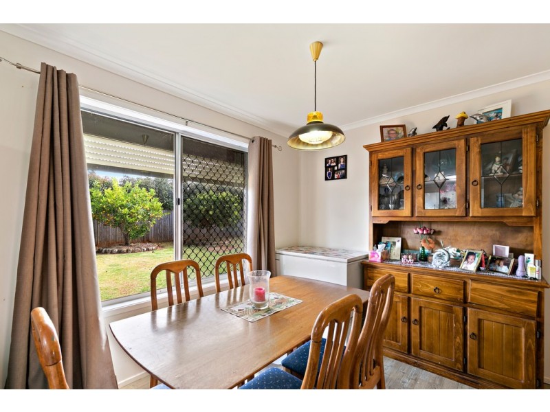 9 Chelsea Court, Centenary Heights QLD 4350