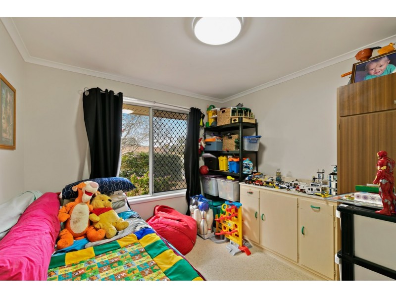9 Chelsea Court, Centenary Heights QLD 4350
