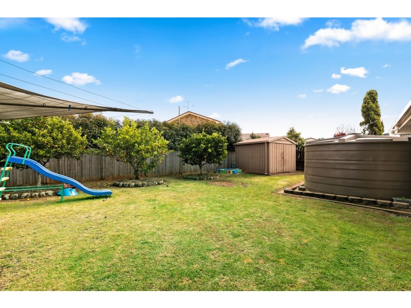 9 Chelsea Court, Centenary Heights QLD 4350