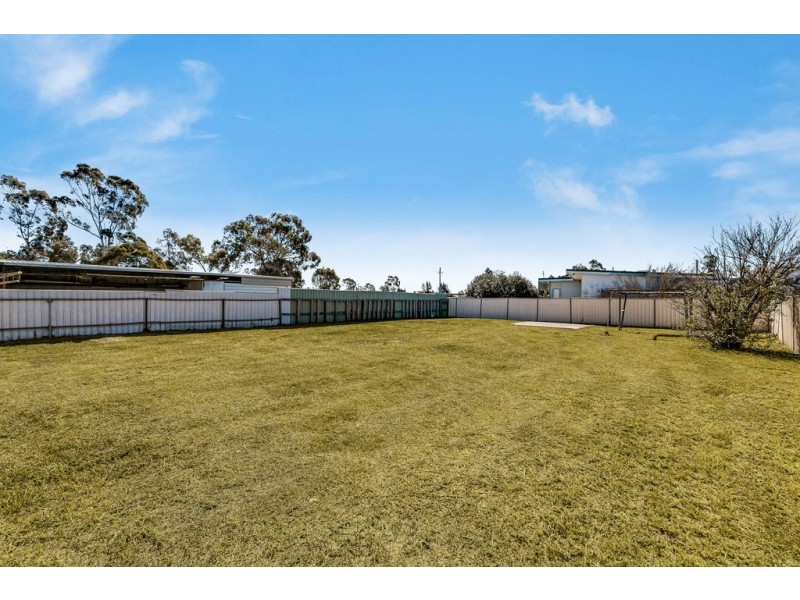 38 Queen Street, Oakey QLD 4401