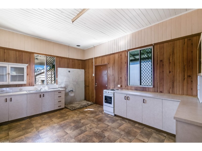 38 Queen Street, Oakey QLD 4401