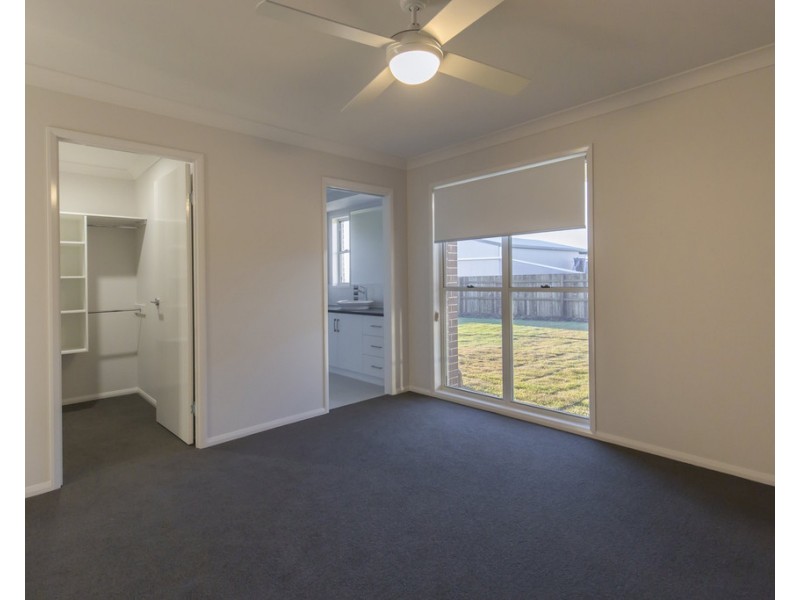 33 Milford Street, Westbrook QLD 4350