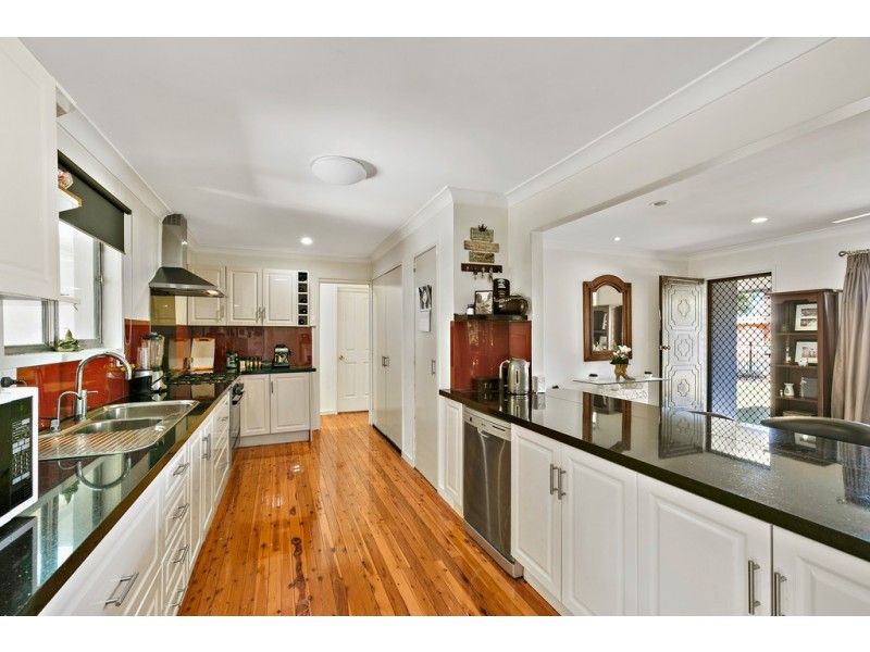 5 Cambridge Street, Harristown QLD 4350