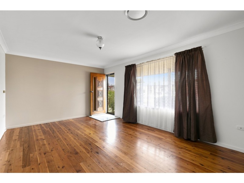 9 Jondaryan Street, Newtown QLD 4350