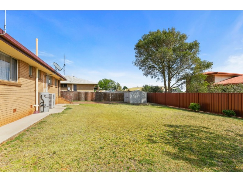 9 Jondaryan Street, Newtown QLD 4350