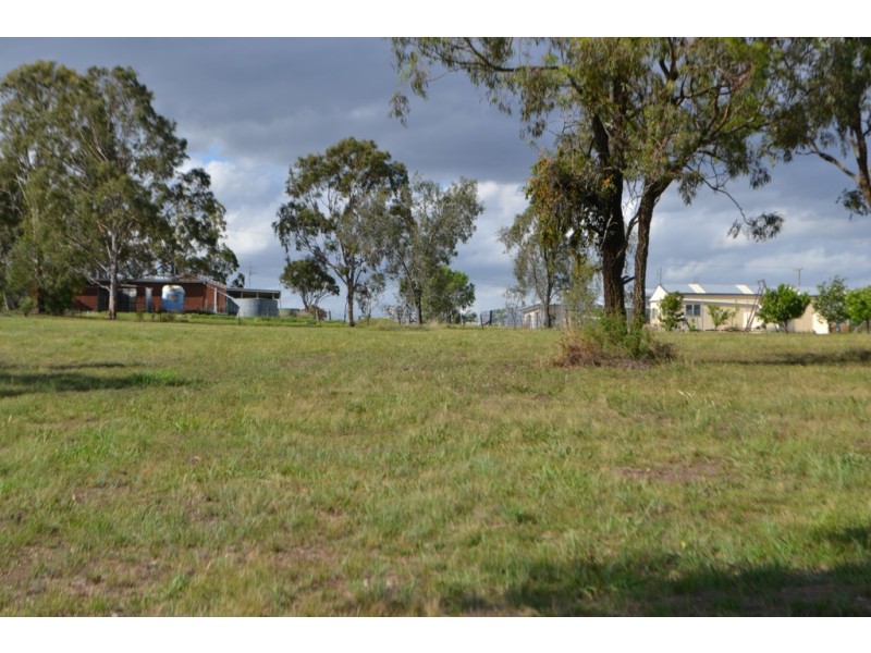 15 Neville Street, Meringandan West QLD 4352