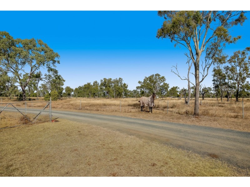140 Henningsen Road, Oakey QLD 4401