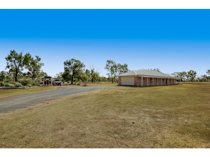 140 Henningsen Road, Oakey QLD 4401