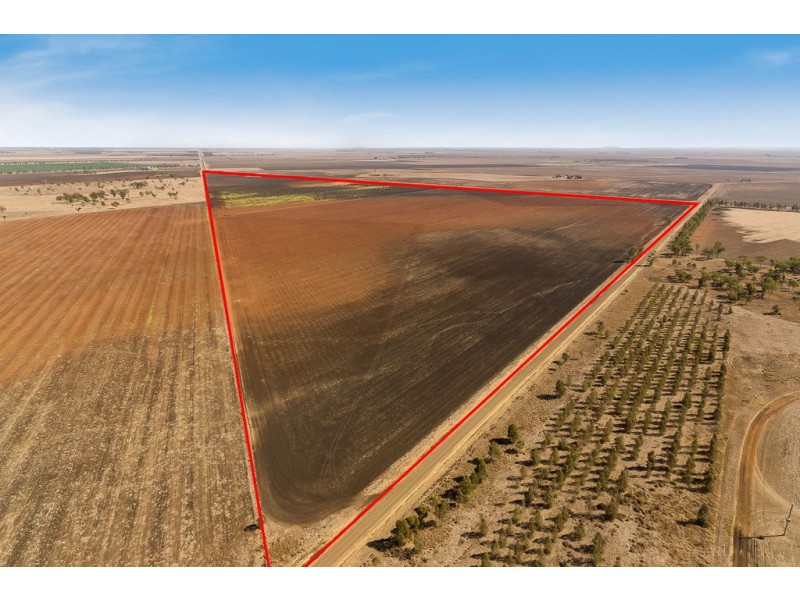 15704 Warrego Highway, Bowenville QLD 4404