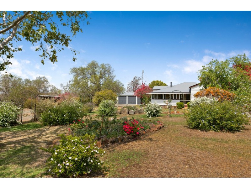 3282 Oakey-Pittsworth Road, Pittsworth QLD 4356