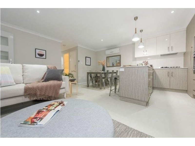 1/241D Mackenzie Street, Centenary Heights QLD 4350