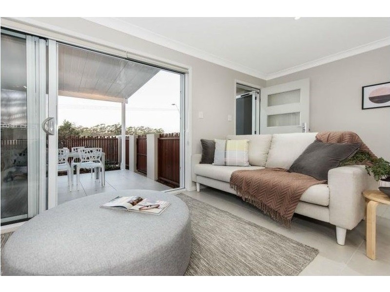 1/241D Mackenzie Street, Centenary Heights QLD 4350