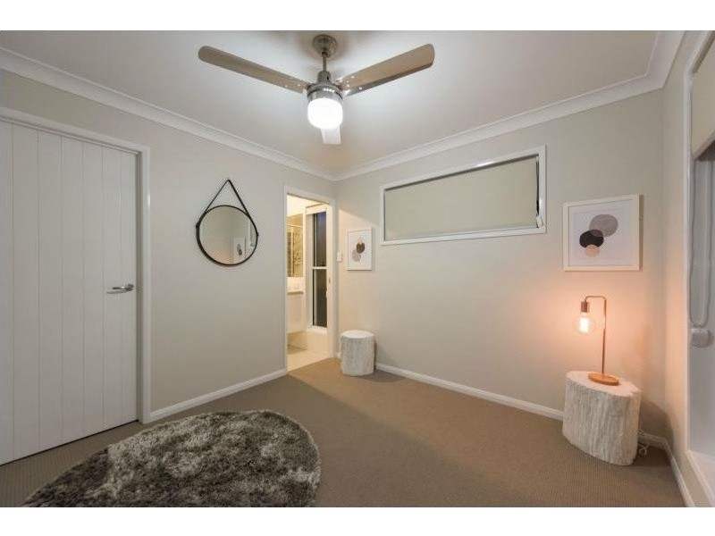 1/241D Mackenzie Street, Centenary Heights QLD 4350