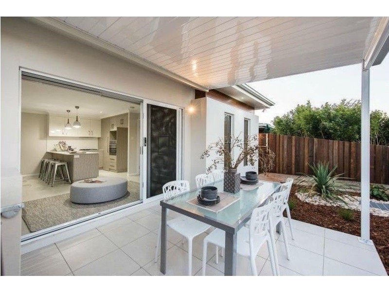 1/241D Mackenzie Street, Centenary Heights QLD 4350