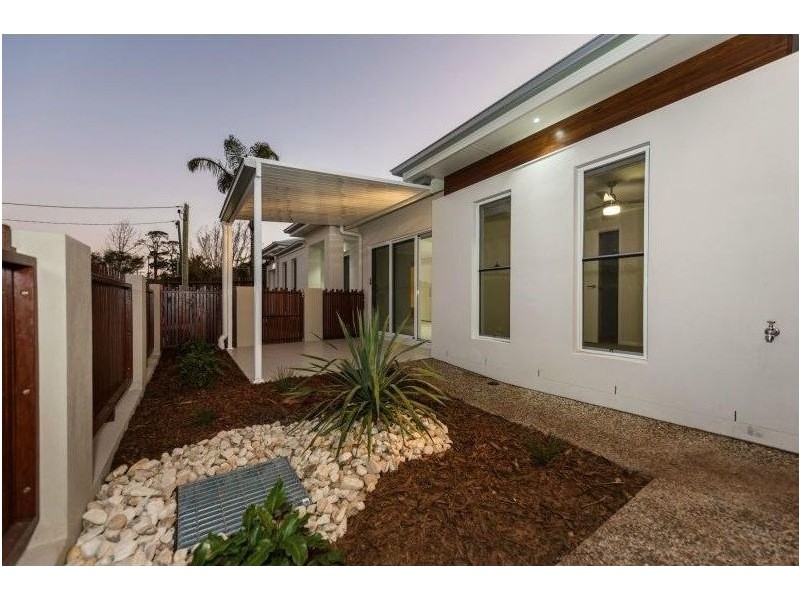 1/241D Mackenzie Street, Centenary Heights QLD 4350