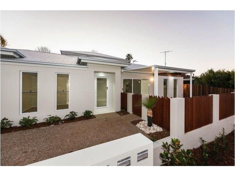 1/241D Mackenzie Street, Centenary Heights QLD 4350