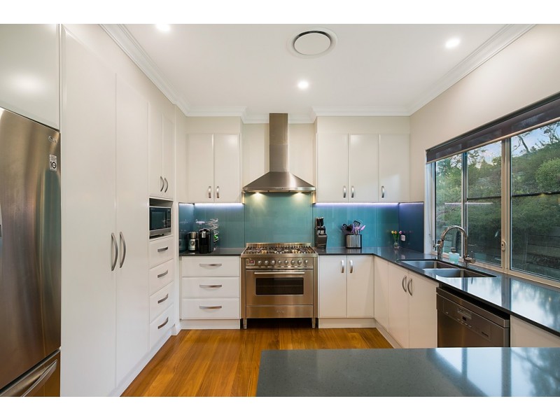 18 Manikato Drive, Hodgson Vale QLD 4352