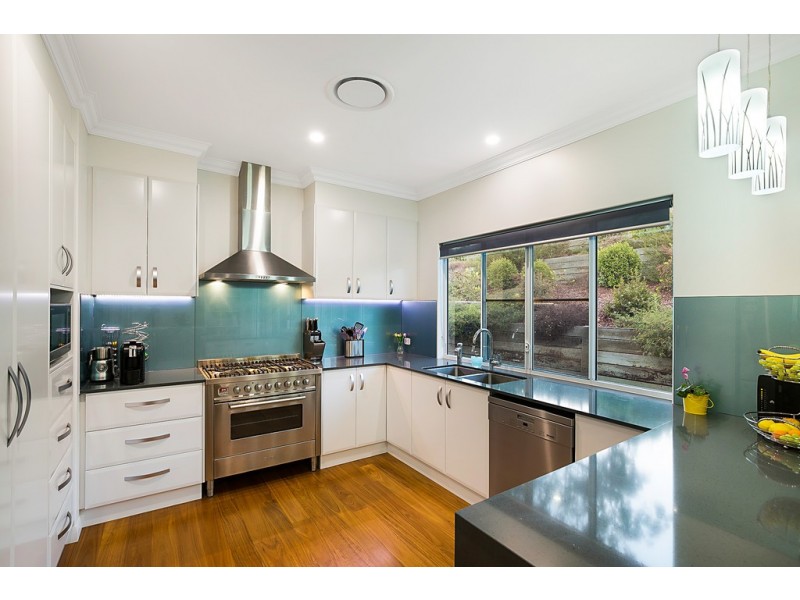 18 Manikato Drive, Hodgson Vale QLD 4352