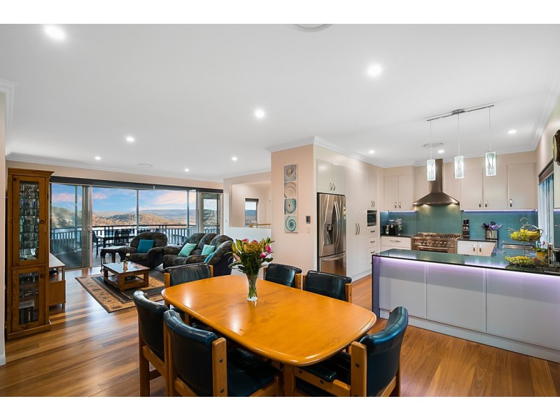 18 Manikato Drive, Hodgson Vale QLD 4352