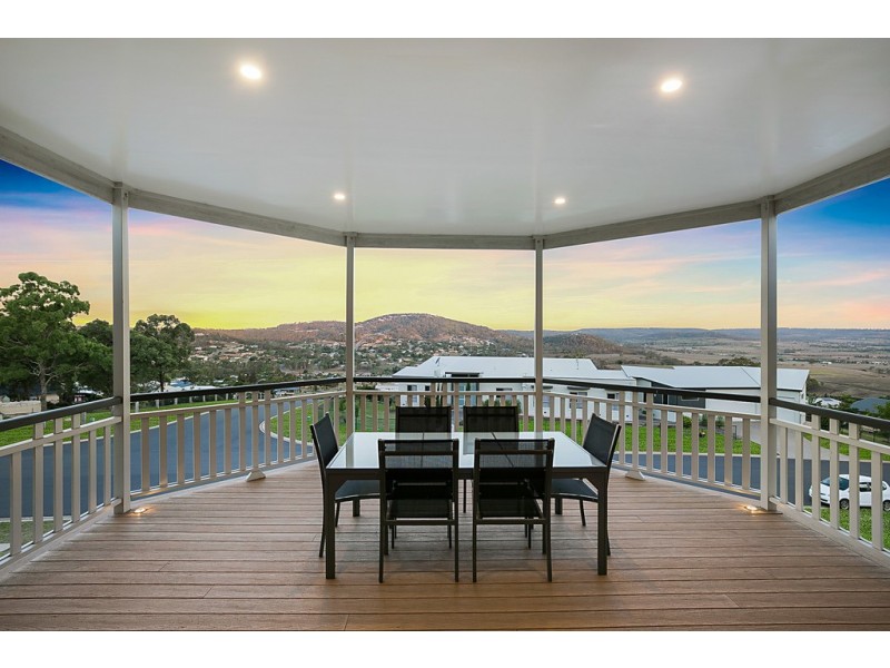 18 Manikato Drive, Hodgson Vale QLD 4352