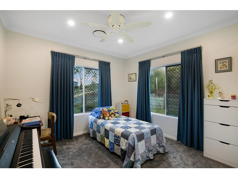 18 Manikato Drive, Hodgson Vale QLD 4352