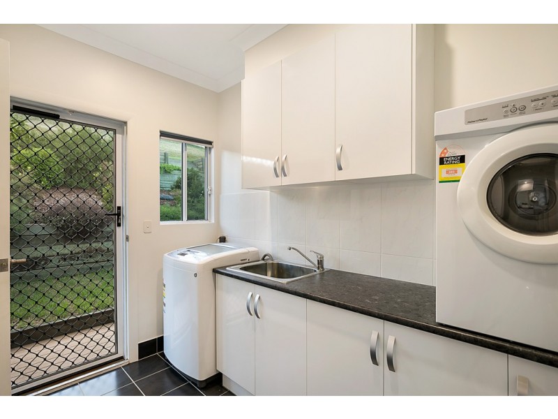 18 Manikato Drive, Hodgson Vale QLD 4352