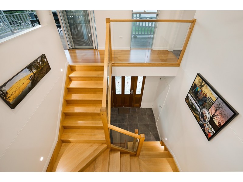 18 Manikato Drive, Hodgson Vale QLD 4352