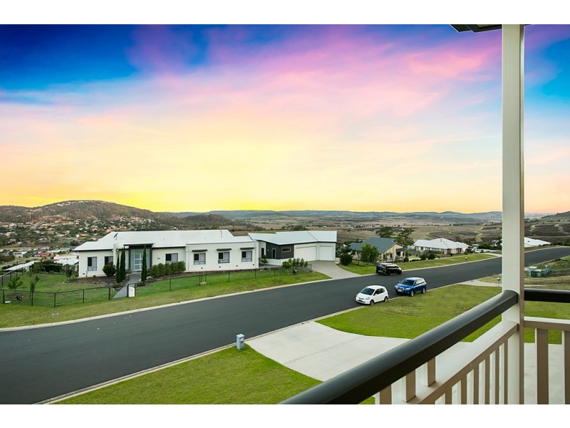 18 Manikato Drive, Hodgson Vale QLD 4352