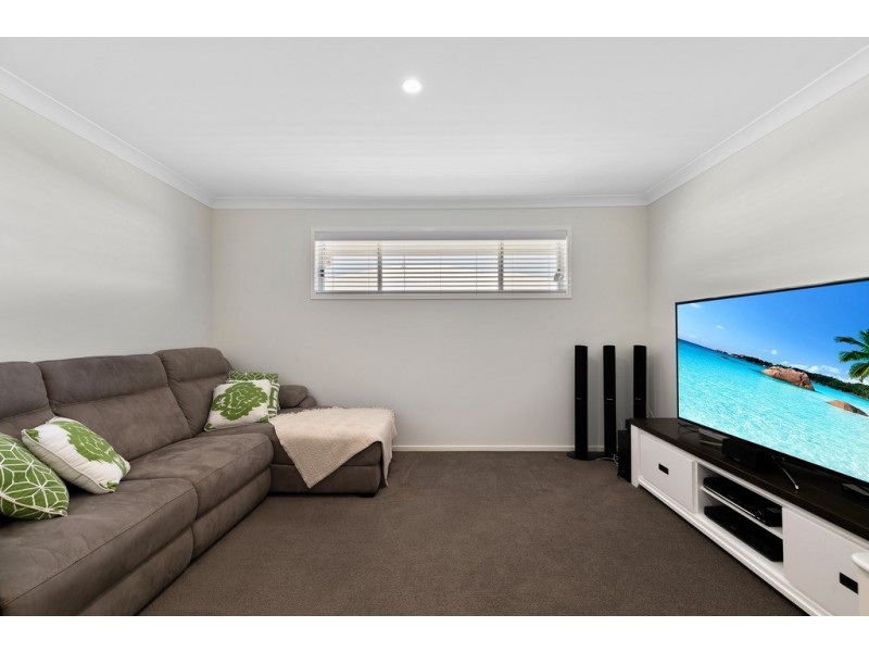 99 Entabeni Drive, Kearneys Spring QLD 4350