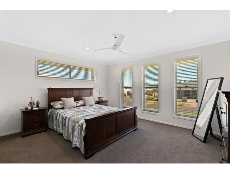 99 Entabeni Drive, Kearneys Spring QLD 4350