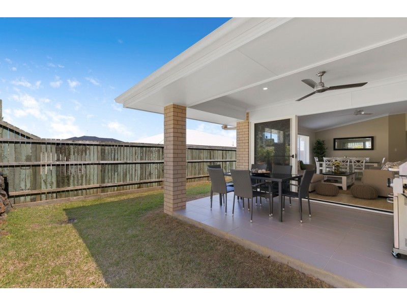 99 Entabeni Drive, Kearneys Spring QLD 4350