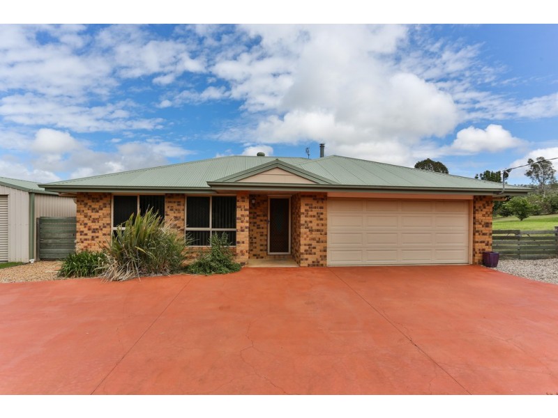 5 Paspalum Court, Meringandan West QLD 4352
