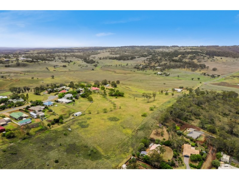 8A Junction Drive, Gowrie Junction QLD 4352
