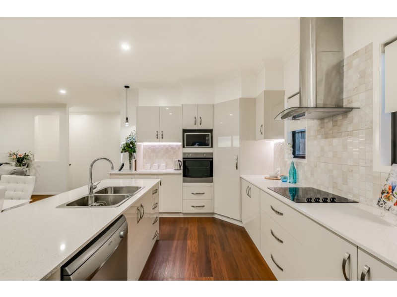 1/1 Ronald Court, Glenvale QLD 4350