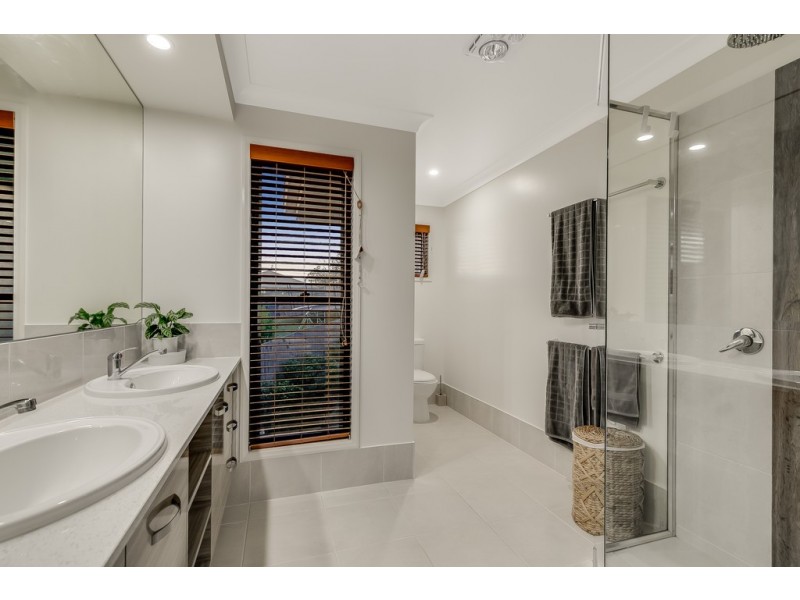 1/1 Ronald Court, Glenvale QLD 4350