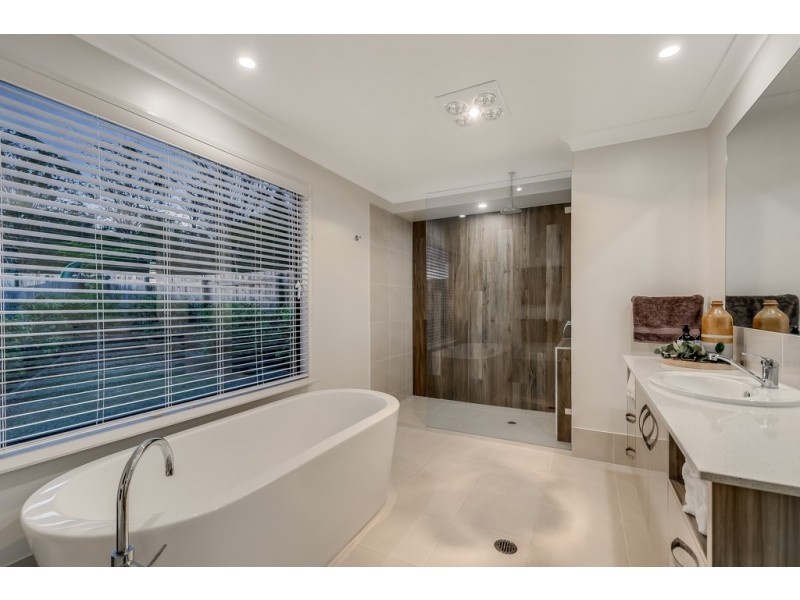 1/1 Ronald Court, Glenvale QLD 4350