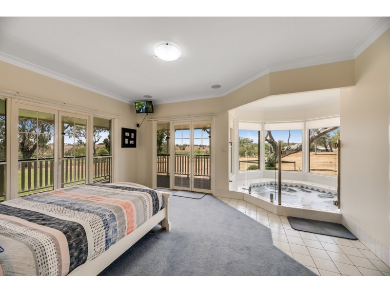 503 Oakey Pittsworth Road, Aubigny QLD 4401