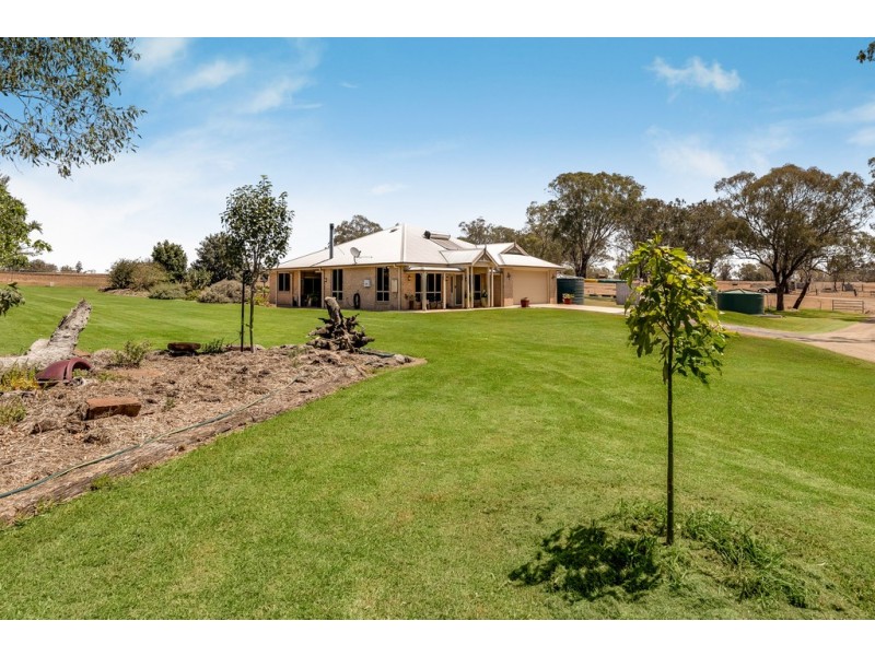438 Aubigny Crosshill Road, Aubigny QLD 4401