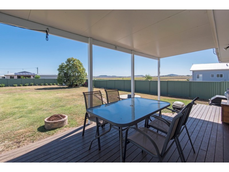 27 Free Street, Nobby QLD 4360